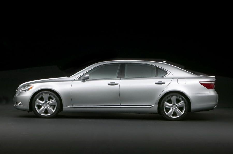  Lexus LS460 2006 года  (фото 200 из 200)
